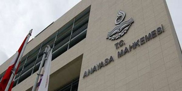 Haber | ANAYASA MAHKEMESİ, CİNSİYET GEÇİŞİ YAPMADAN İSİM DEĞİŞİKLİĞİ YAPMAK İSTEYEN TRANS KADINI DESTEKLEDİ