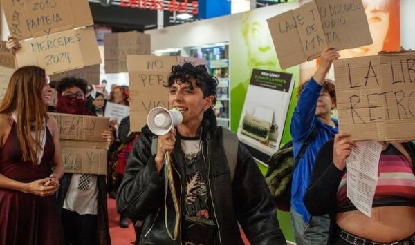 4 eşcinsel kadın diri diri yakıldı: Aktivistler protesto dalgası başlattı